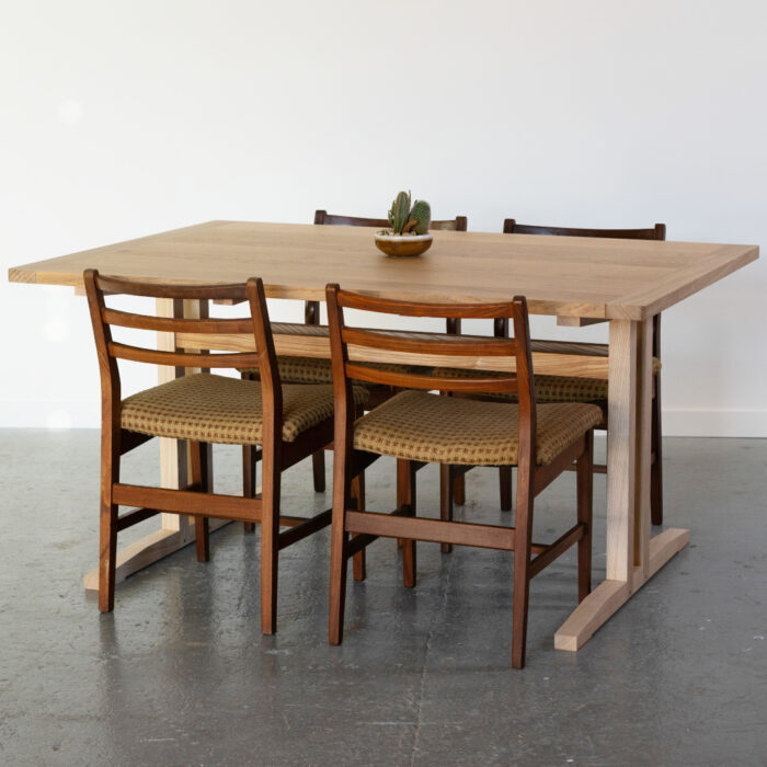 Etta Table