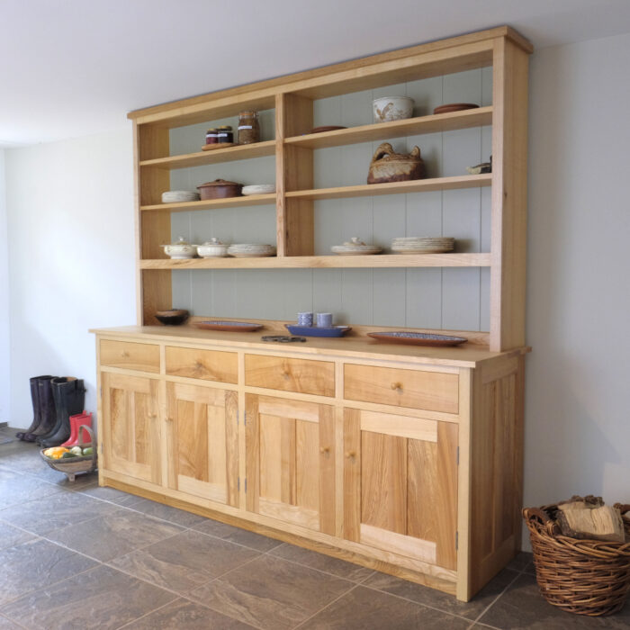 Chorlands Dresser