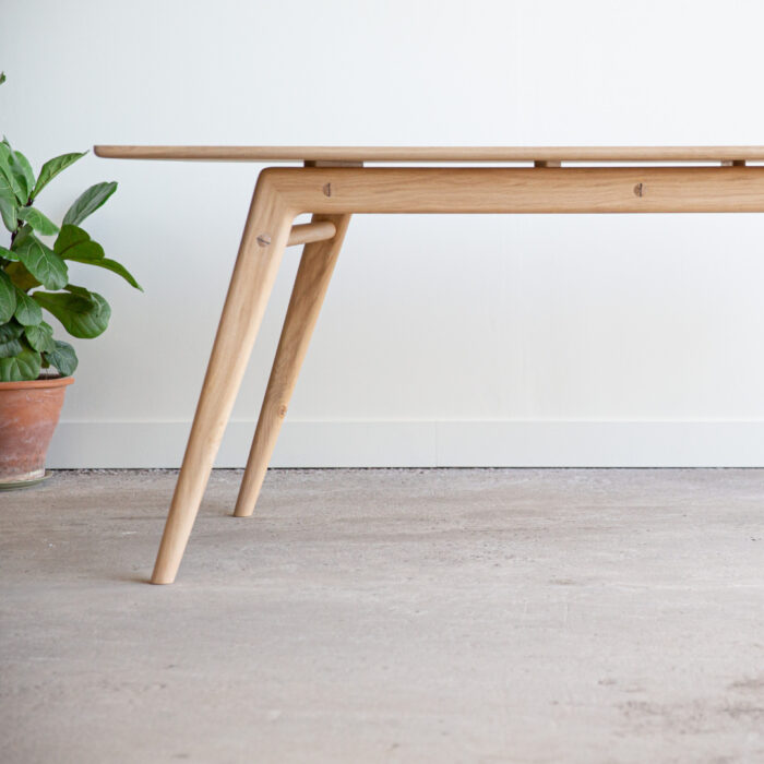 Scala Dining Table