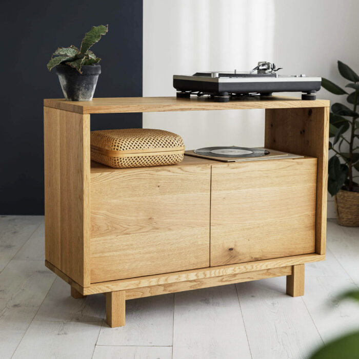 Hazleton – Oak Hi-Fi Unit With Vinyl Storage Cabinet