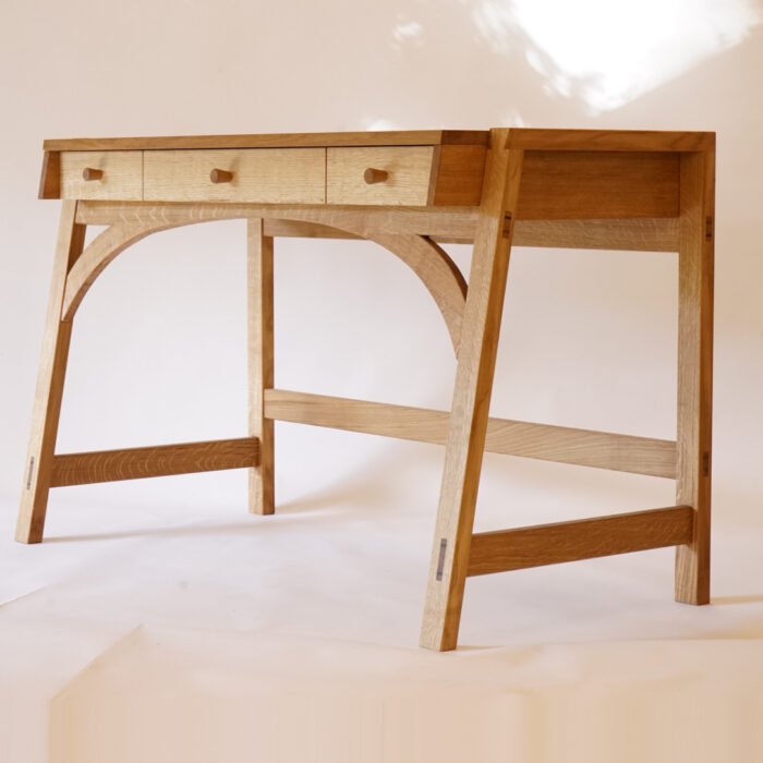  LOOP Desk